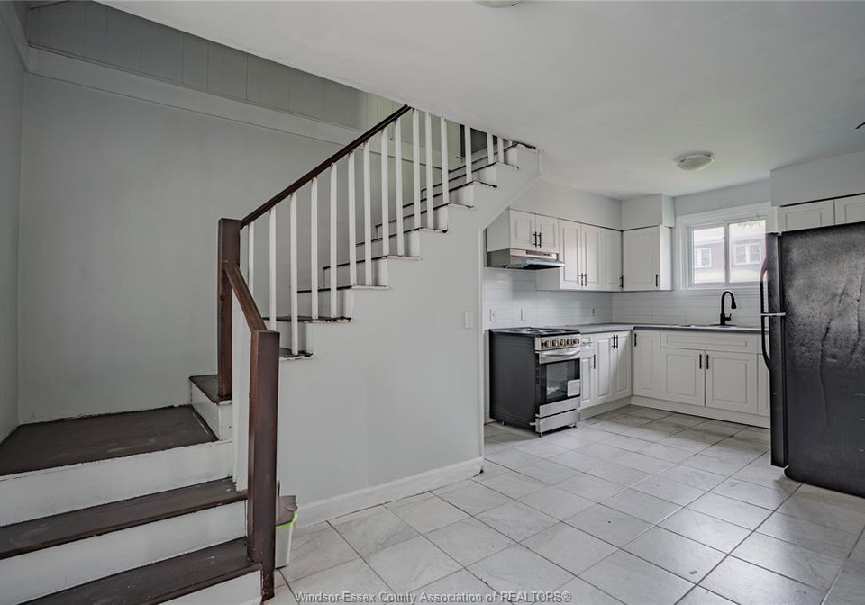 3668-king-street-windsor-ontario-26018126