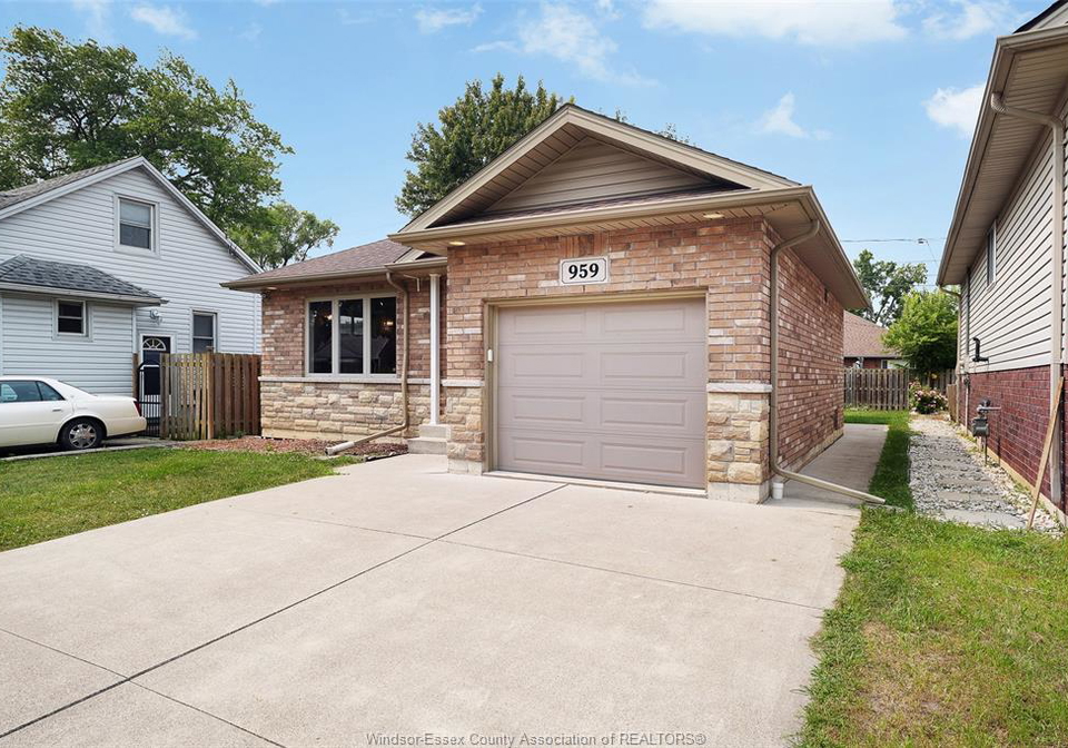 959-prado-place-windsor-ontario-26018129