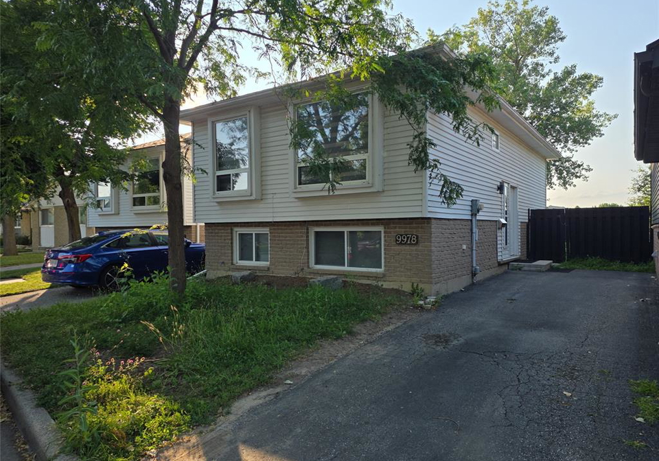 9978-forest-glade-court-windsor-ontario-26018136