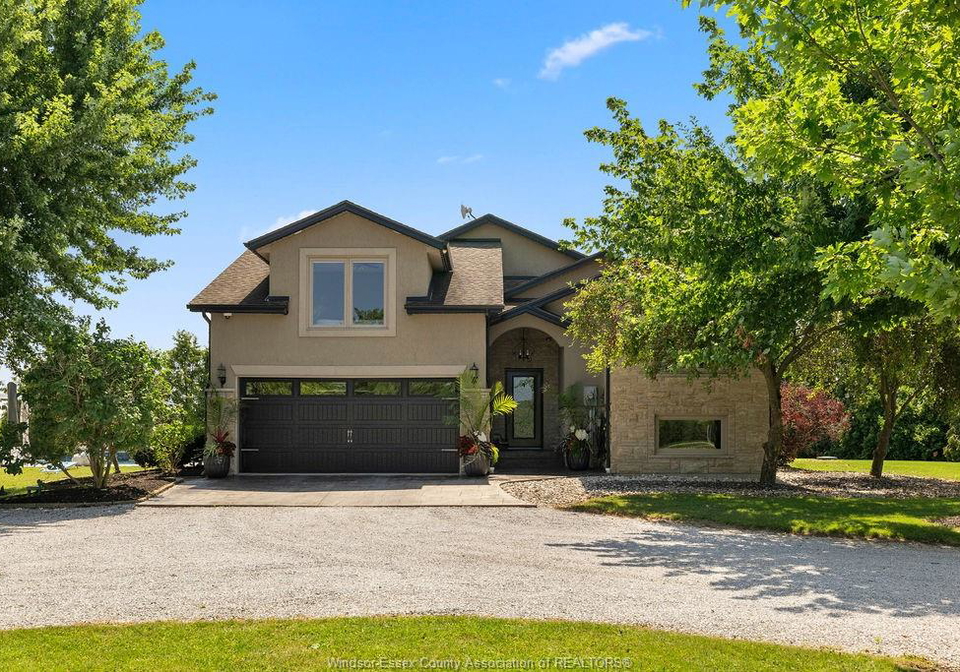 1099-walls-road-lakeshore-ontario-26018155