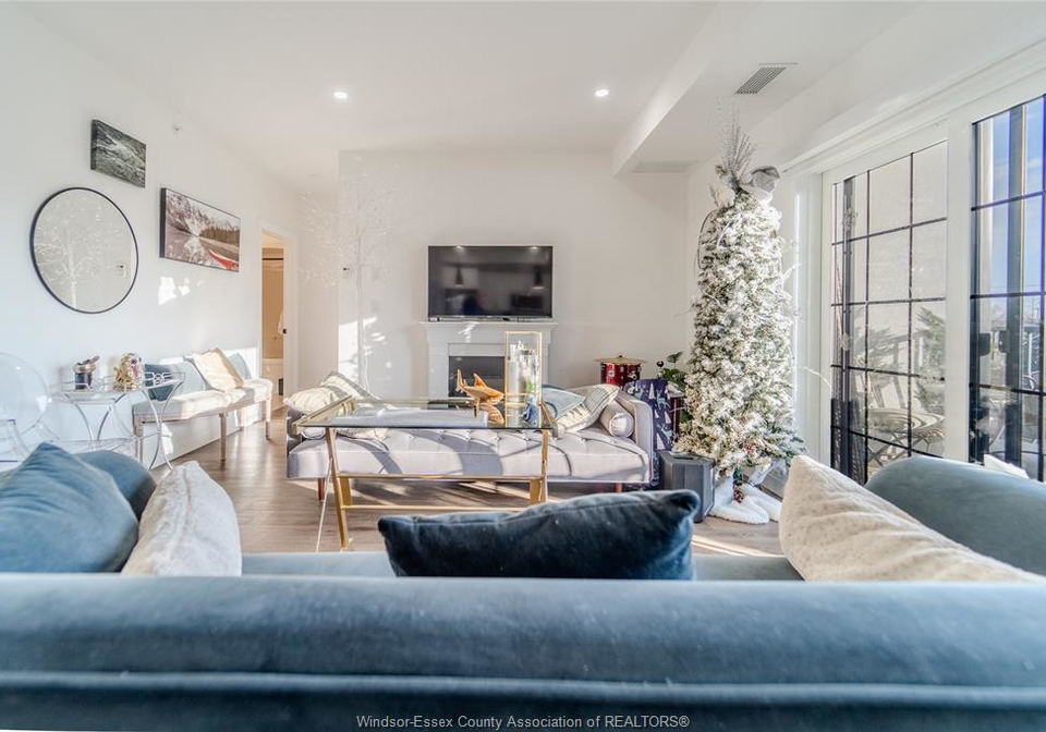 3817-howard-avenue-windsor-ontario-26018172