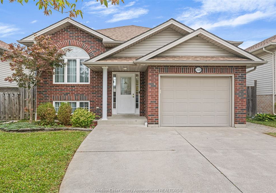 2420-venetian-avenue-windsor-ontario-26018174