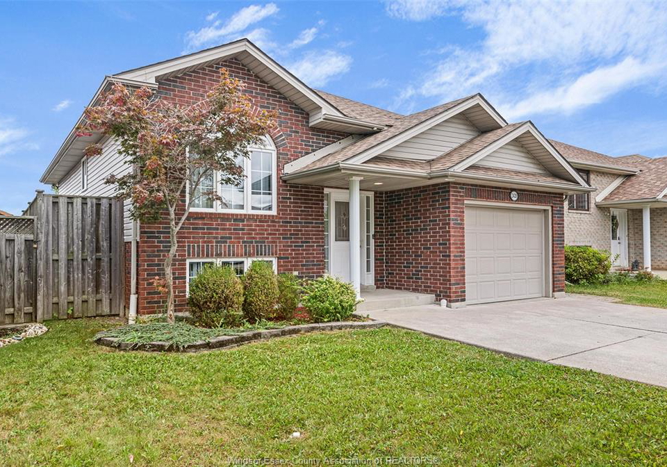 2420-venetian-avenue-windsor-ontario-26018174