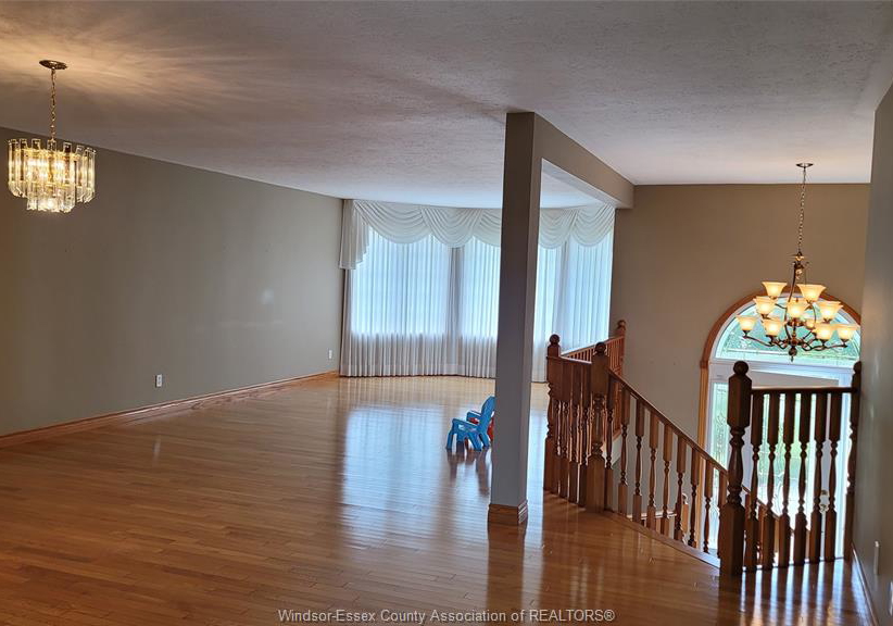 138-hampton-windsor-ontario-26018178