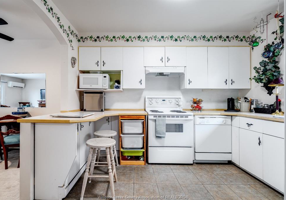 6318-thornberry-crescent-windsor-ontario-26018191