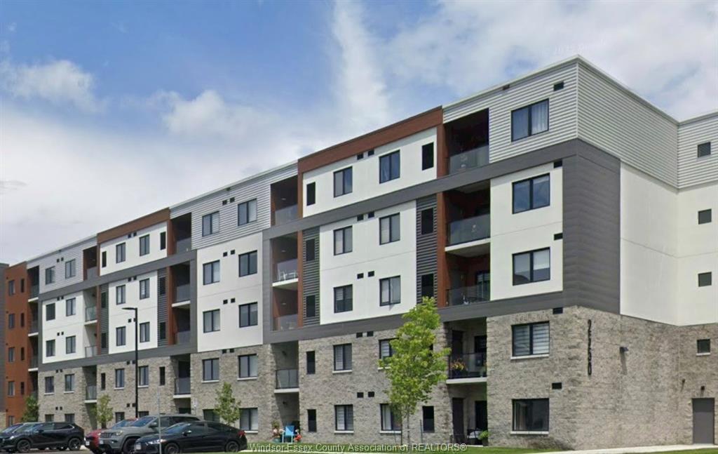 2550-sandwich-parkway-west-lasalle-ontario-26018196
