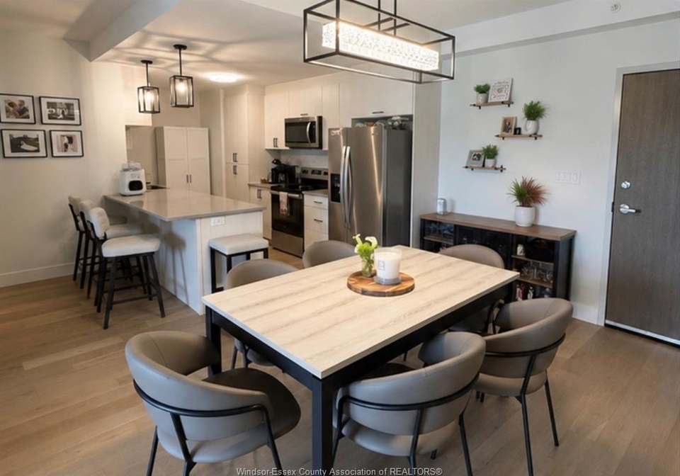 2550-sandwich-parkway-west-lasalle-ontario-26018196