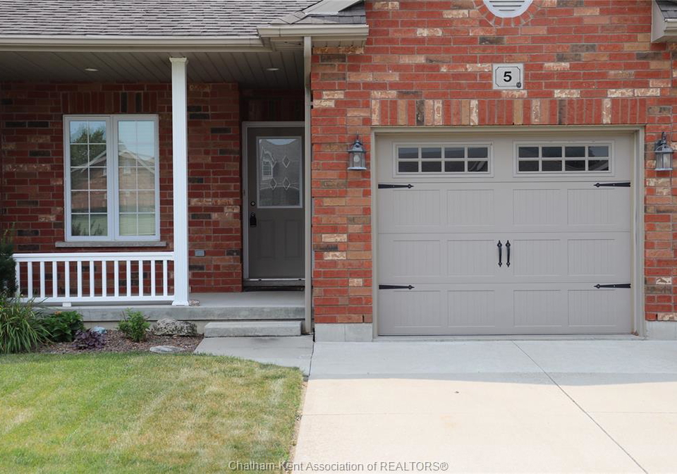 5-autumn-court-blenheim-ontario-26018205