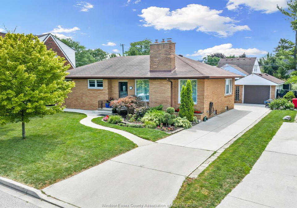 2065-verdun-avenue-windsor-ontario-26018206
