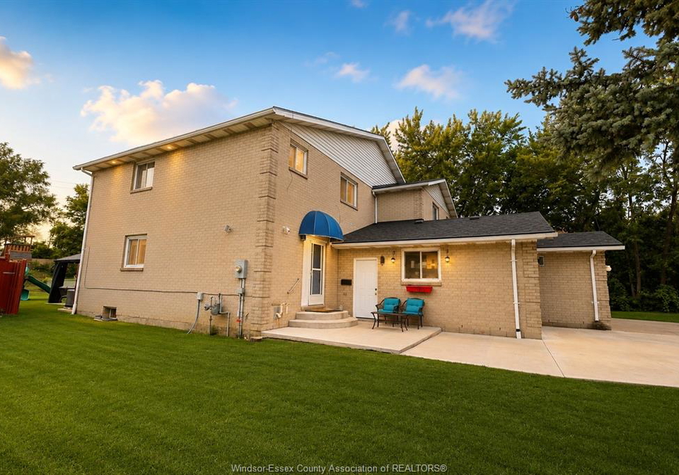 1030-south-pacific-avenue-windsor-ontario-26018208