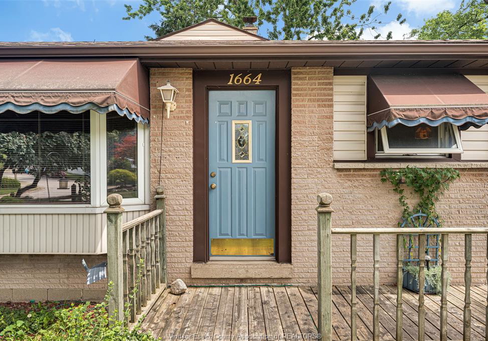 1664-greenview-crescent-windsor-ontario-26018216