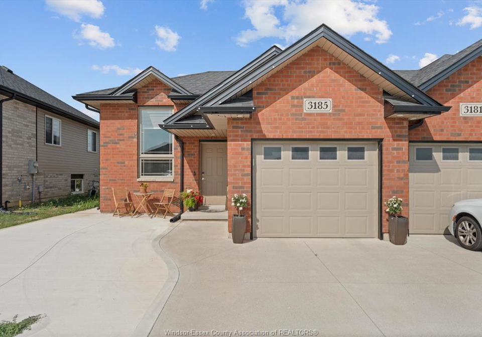 3185-viola-crescent-windsor-ontario-26018221