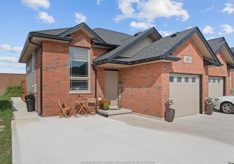 3185-viola-crescent-windsor-ontario-26018221
