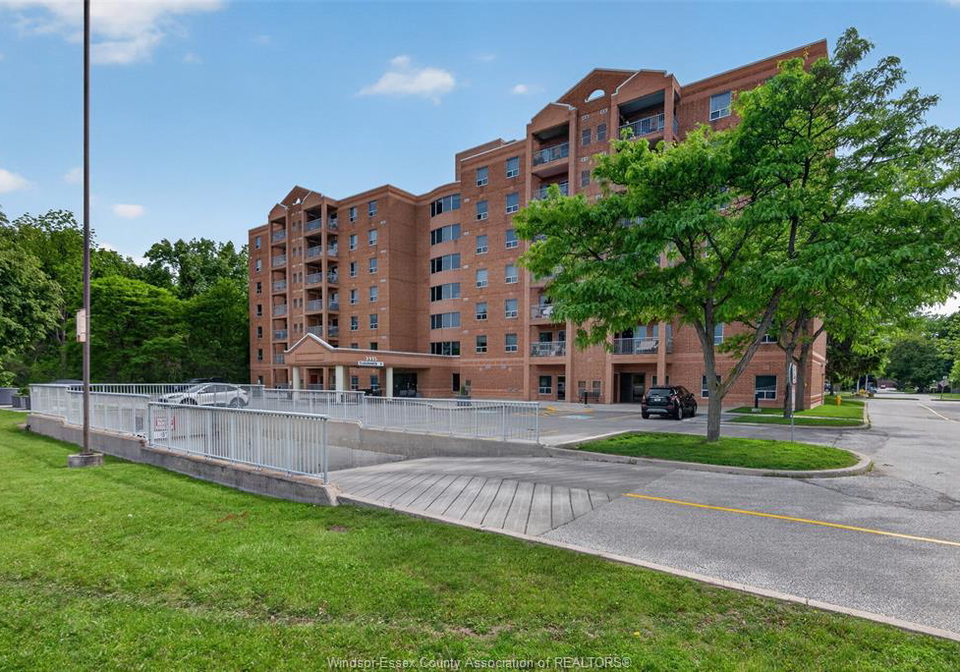 3915-southwinds-drive-windsor-ontario-26018223