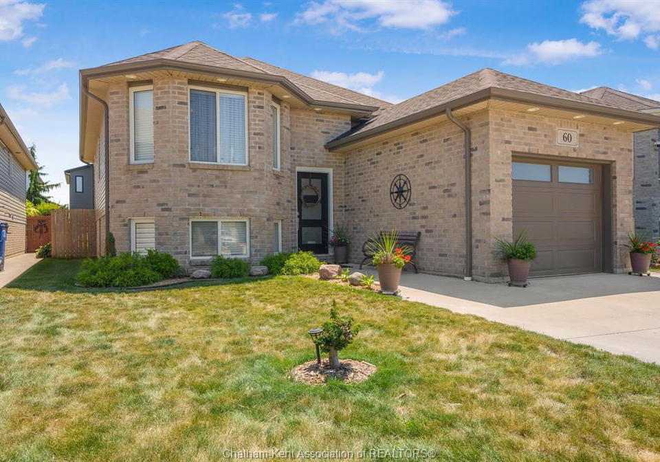 60-manning-drive-chatham-ontario-26018244
