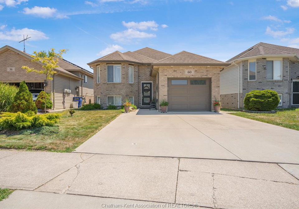 60-manning-drive-chatham-ontario-26018244