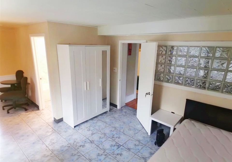 3016-peter-windsor-ontario-26018248