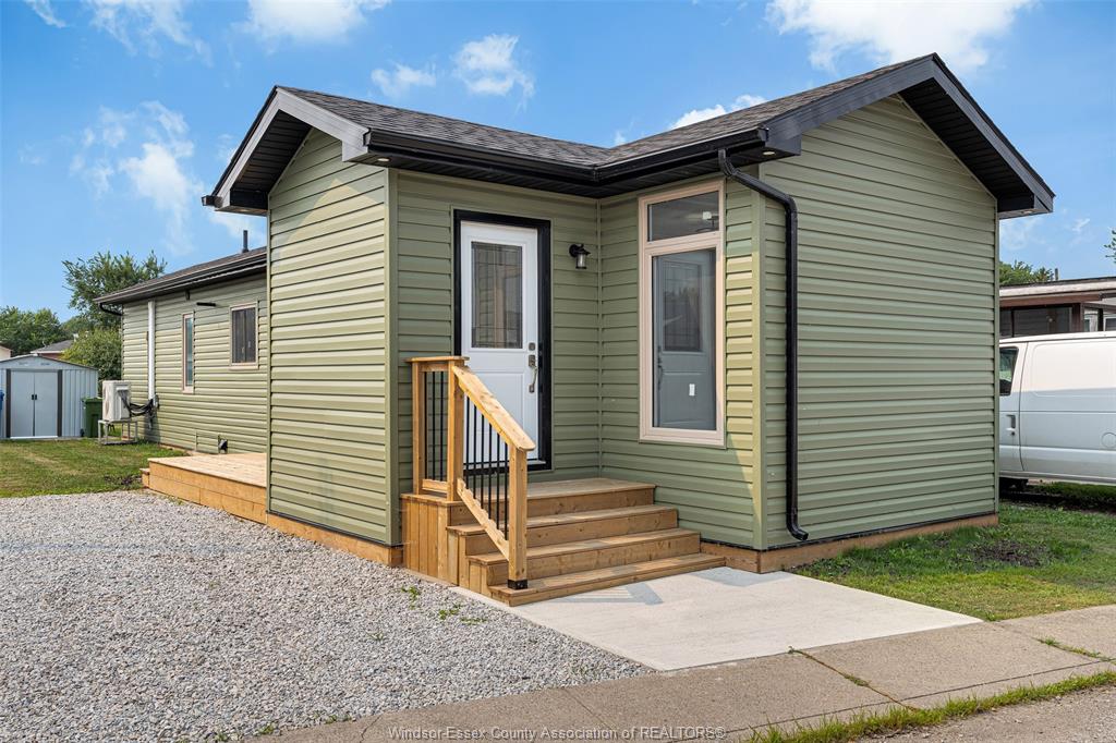 77-julie-lane-lakeshore-ontario-26018252