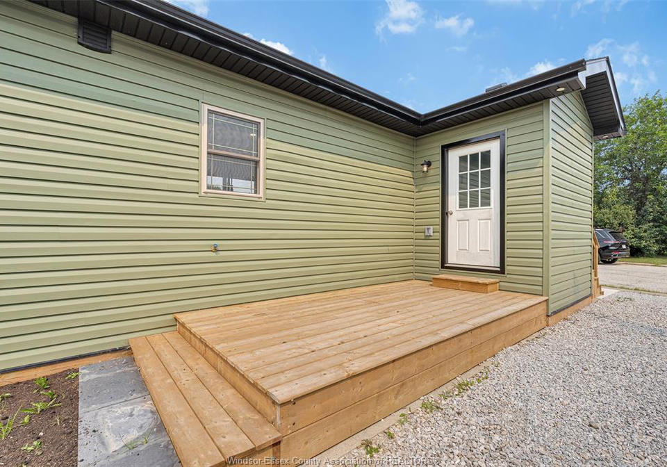 77-julie-lane-lakeshore-ontario-26018252