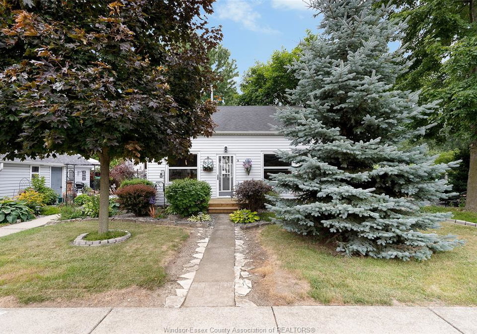58-laird-avenue-essex-ontario-26018256