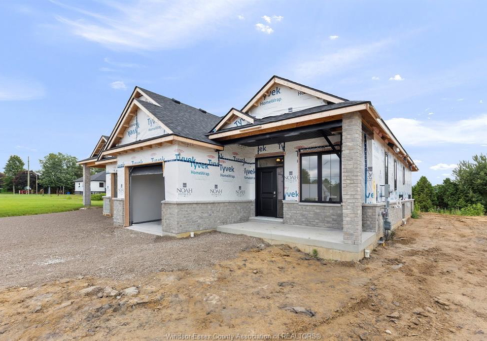 104-michelle-drive-kingsville-ontario-26018259
