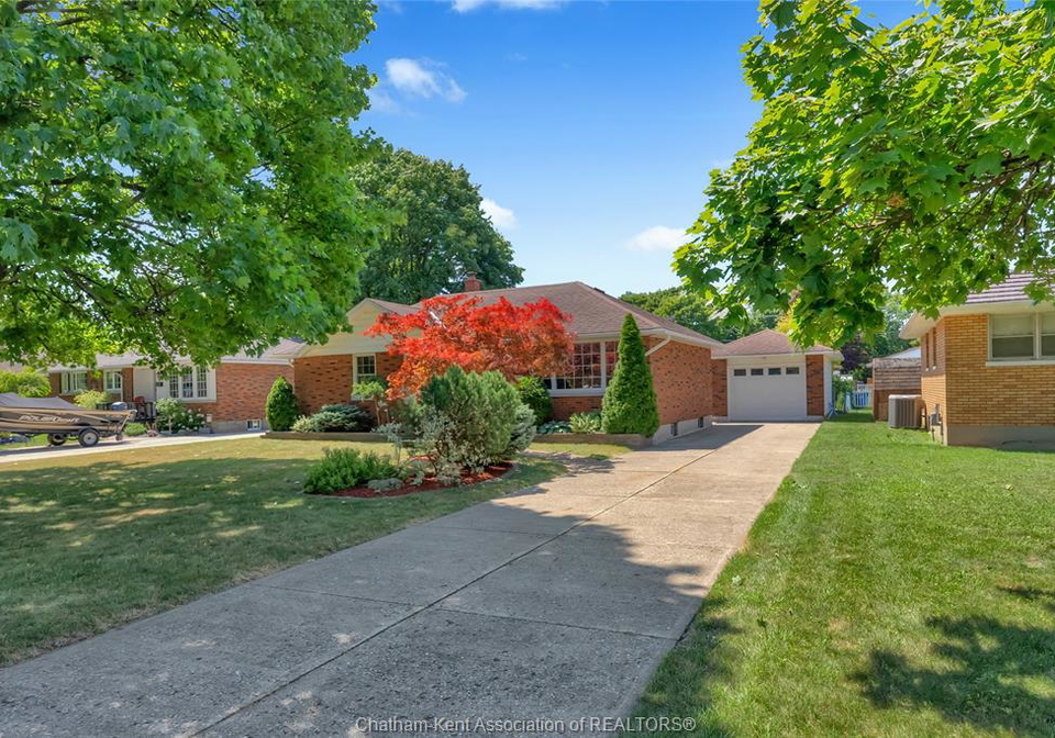 146-canterbury-street-chatham-ontario-26018260