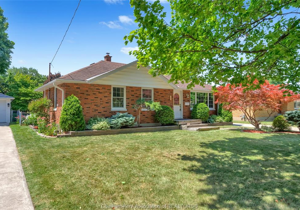 146-canterbury-street-chatham-ontario-26018260
