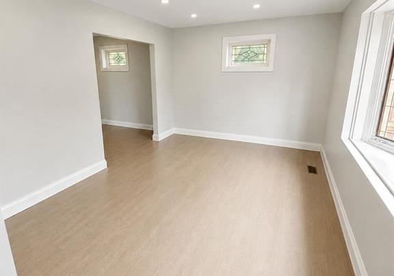 1597-bruce-windsor-ontario-26018273