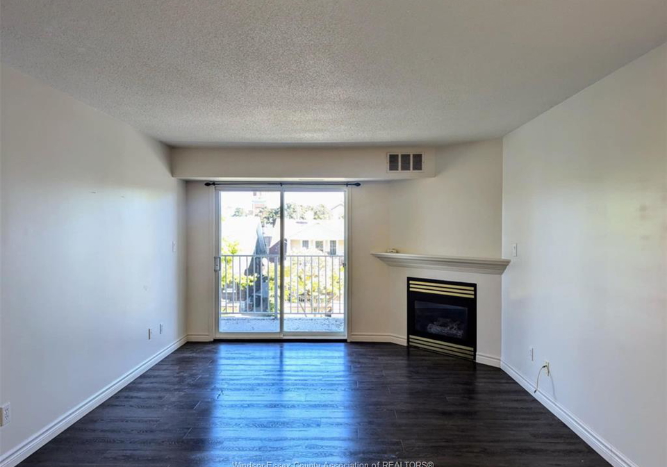 1323-langlois-avenue-windsor-ontario-26018280