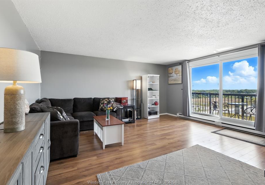 3936-wyandotte-street-east-windsor-ontario-26018295