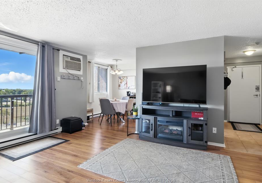 3936-wyandotte-street-east-windsor-ontario-26018295