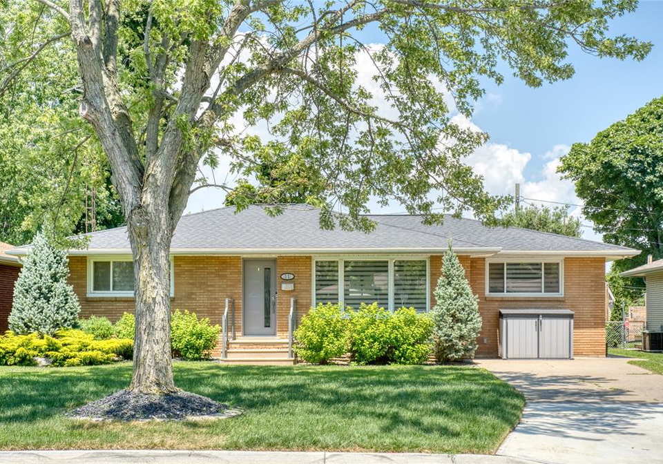 11-margaret-leamington-ontario-26018301