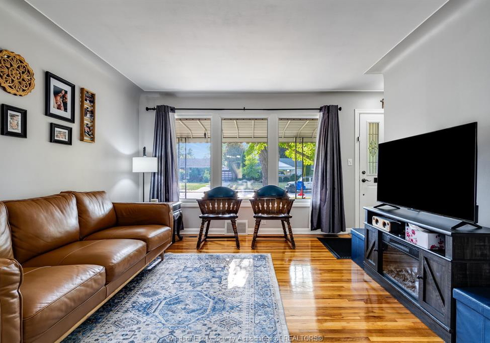 3260-everts-avenue-windsor-ontario-26018313