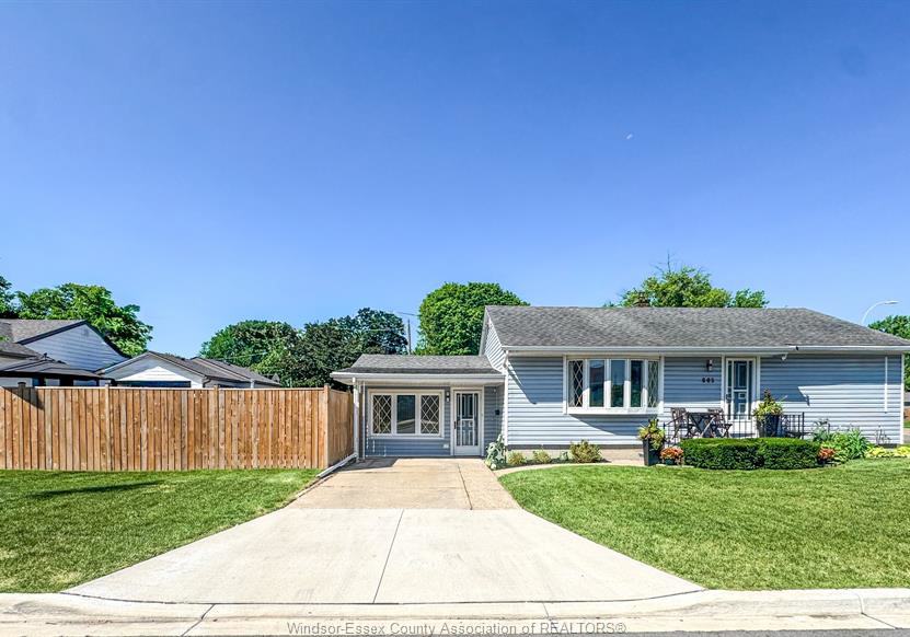 805-matthew-brady-windsor-ontario-26018319