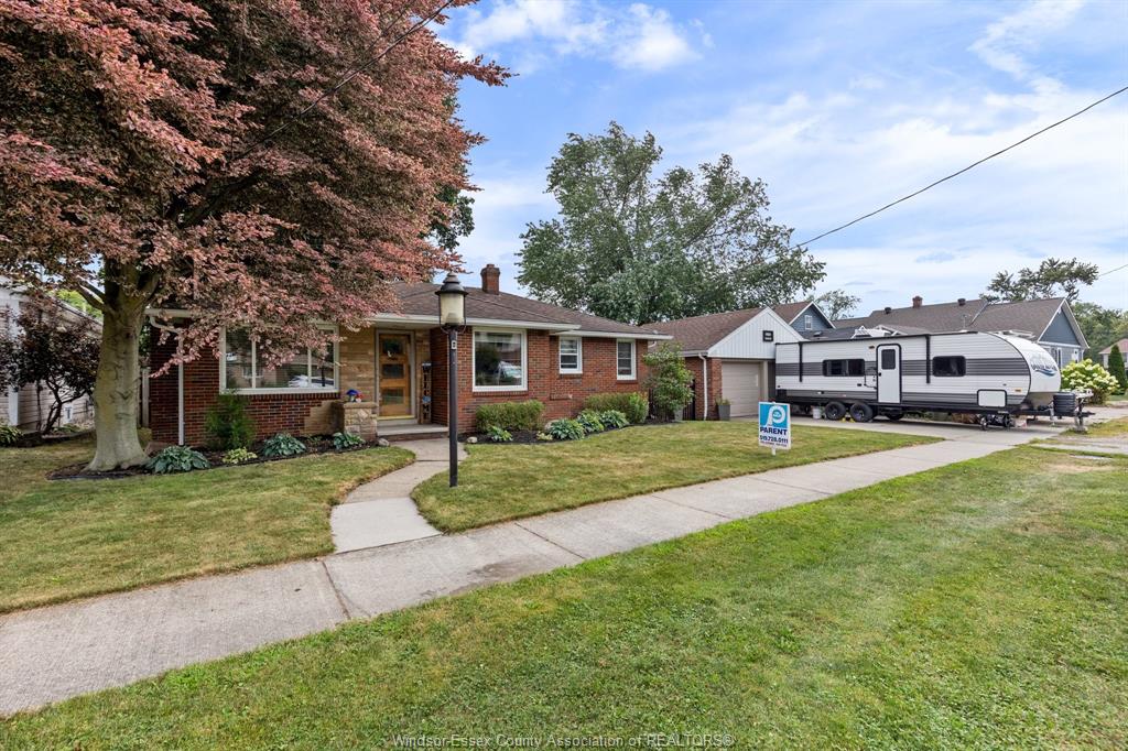 654-centre-street-belle-river-ontario-26018320