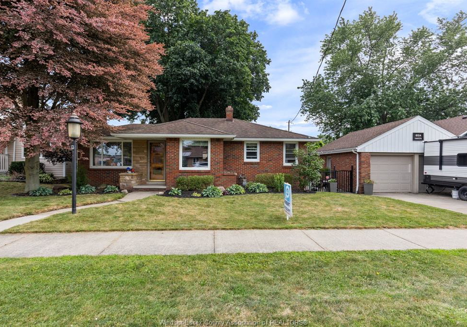654-centre-street-belle-river-ontario-26018320