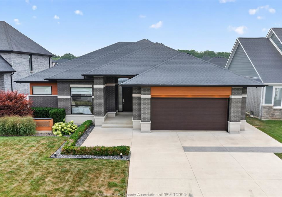 212-rafih-crescent-lakeshore-ontario-26018329