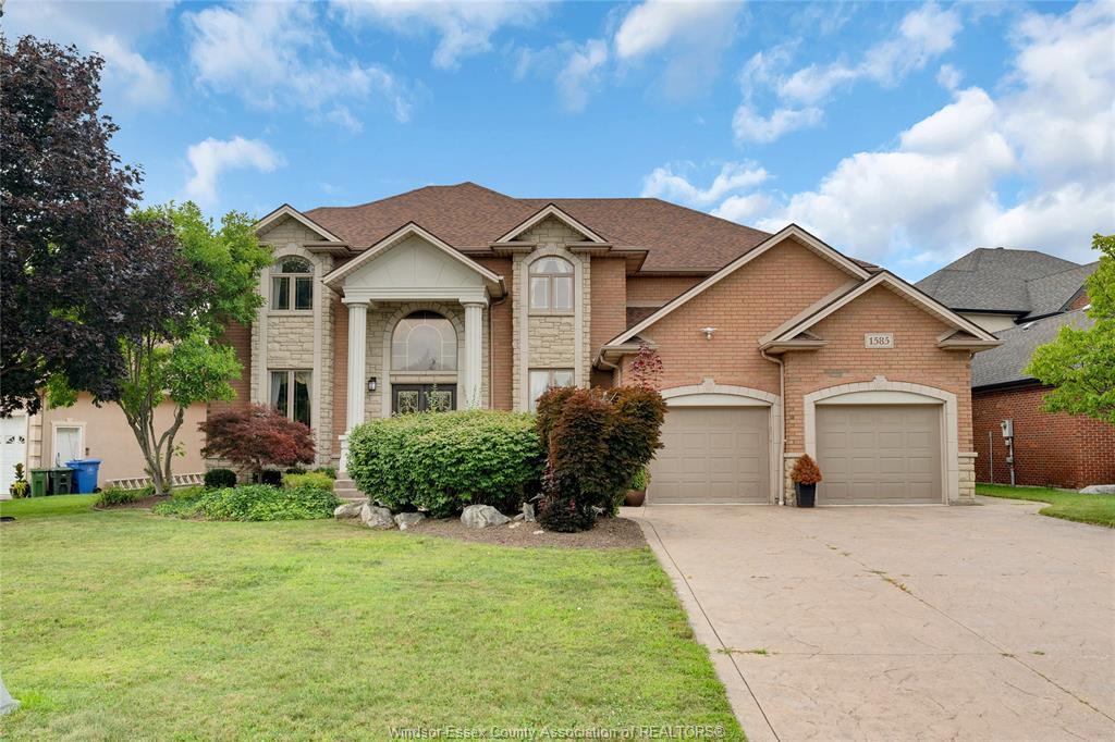 1585-stoneybrook-crescent-windsor-ontario-26018331