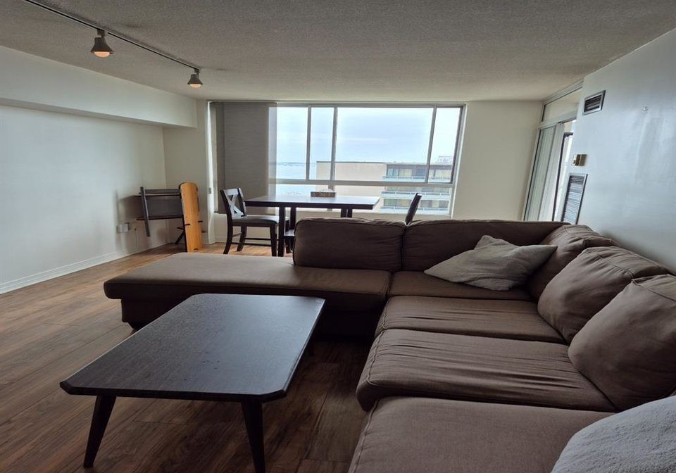 75-riverside-drive-east-windsor-ontario-26018332