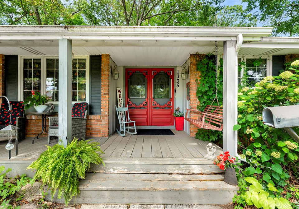 1335-laurier-drive-lasalle-ontario-26018336