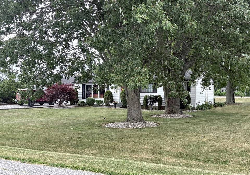 21-victoria-street-dealtown-ontario-26018341