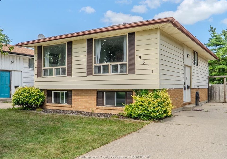 9511-avery-lane-windsor-ontario-26018342