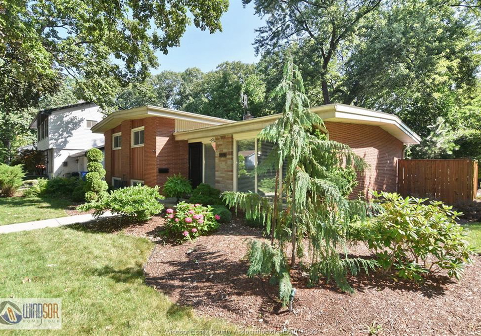 3490-st-patricks-drive-windsor-ontario-26018356