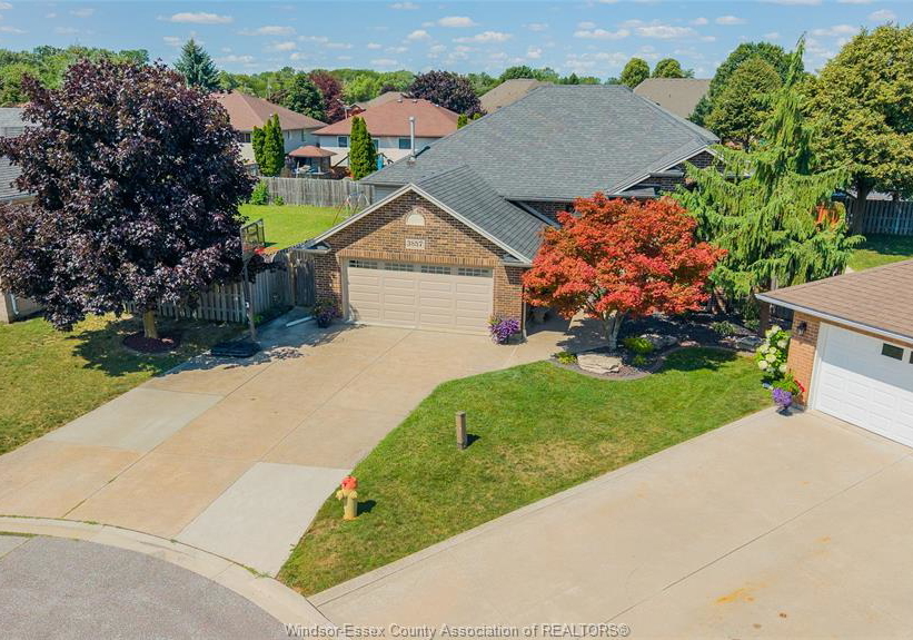 3857-socrates-court-windsor-ontario-26018372