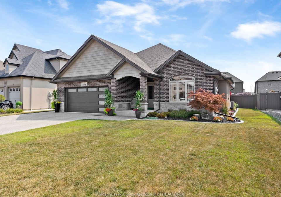 255-maxwell-crescent-lakeshore-ontario-26018385