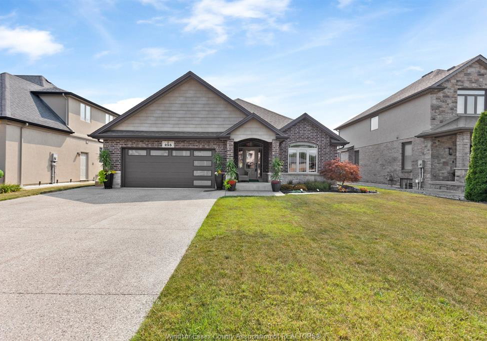 255-maxwell-crescent-lakeshore-ontario-26018385