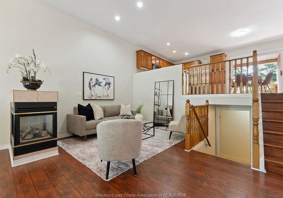 1544-imperial-crescent-windsor-ontario-26018394