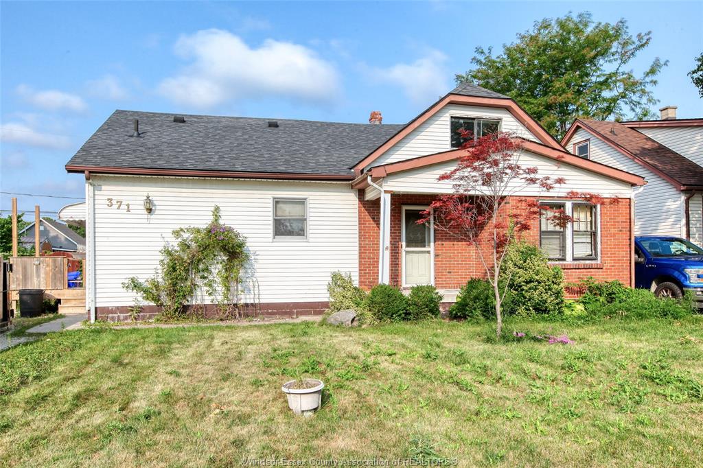 371-laporte-windsor-ontario-26018396