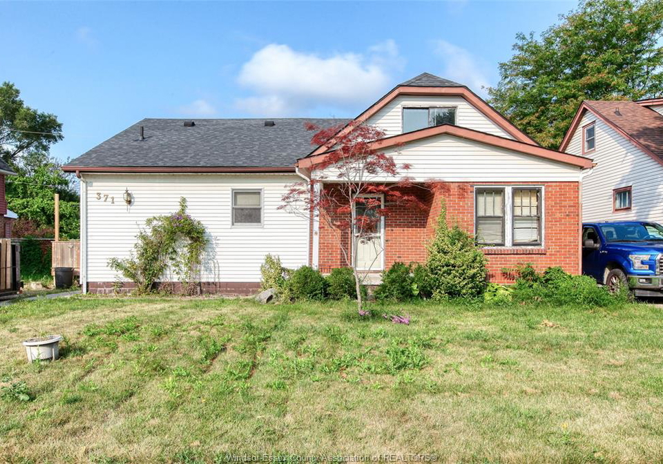 371-laporte-windsor-ontario-26018396