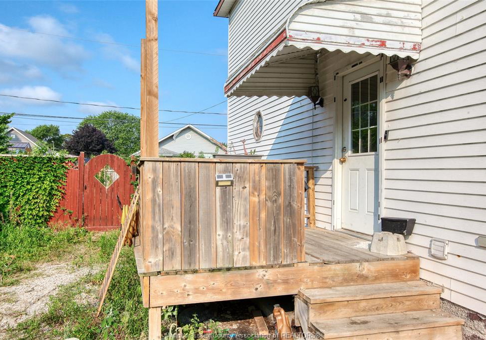 371-laporte-windsor-ontario-26018396